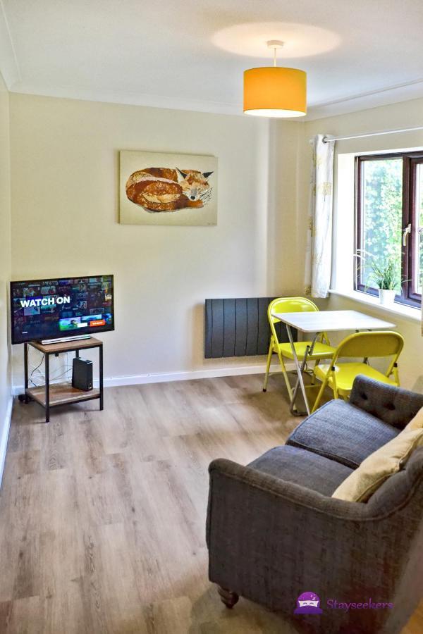 Station 1 Bed Apartment - Stayseekers Salisbury Kültér fotó